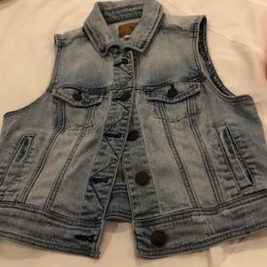 AE denim vest